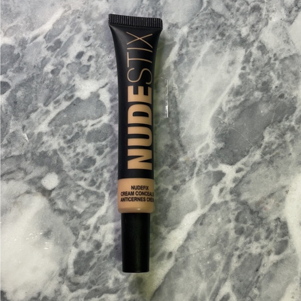 NudeStix‎ Cream Concealer Nude 4.5